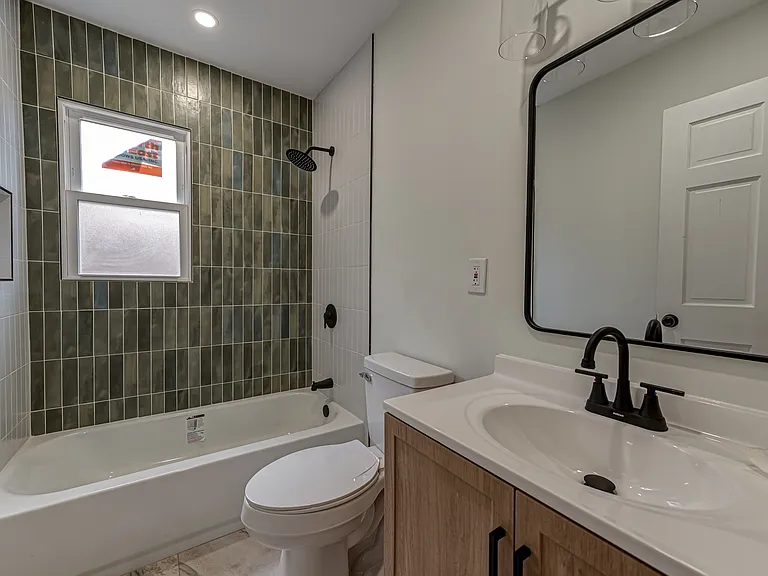 2528 Marshall Ave — Photo 3