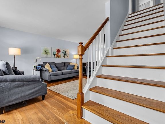 2nd image of 39 Waldon Rd