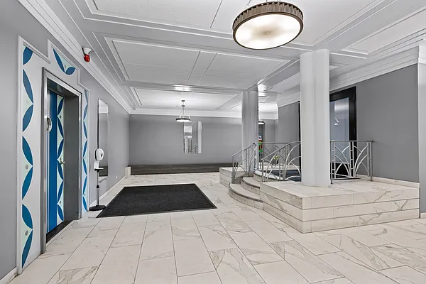 Sold by LG Fairmont Group | media 10