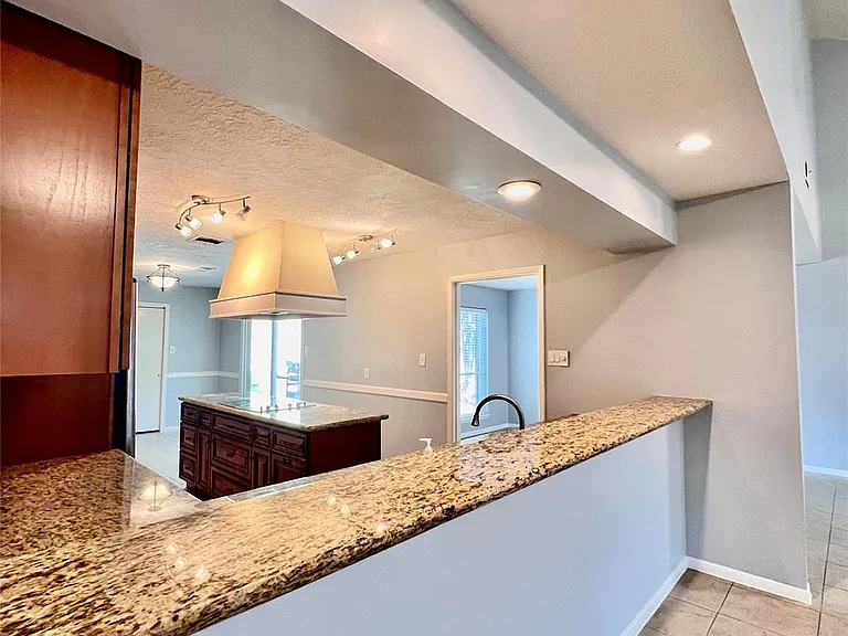 11407 Briar Rose Dr — Photo 16