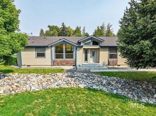 414 S Garfield St, Genesee, ID 83832