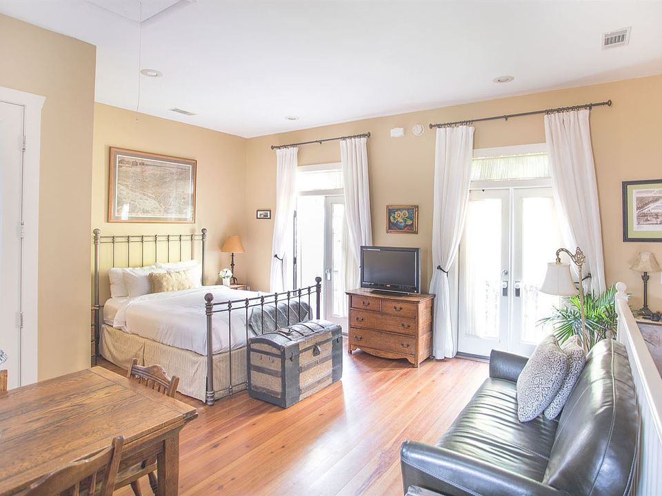 Your historic hideaway in the heart of downtown.