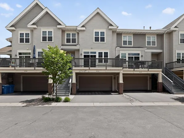 8138 Oakview Cir N, Maple Grove, MN 55369