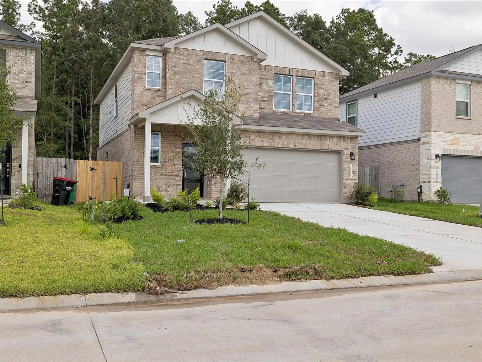 4 bed, 2.5 bath, 1897 sqft, $2,300 — Photo 3