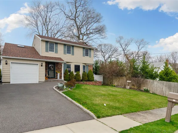 39 Carston Street, Selden, NY 11784