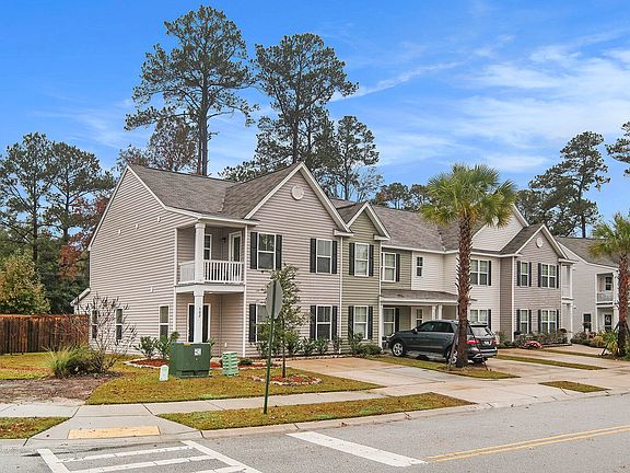 2nd image of 302 Spencer Cir