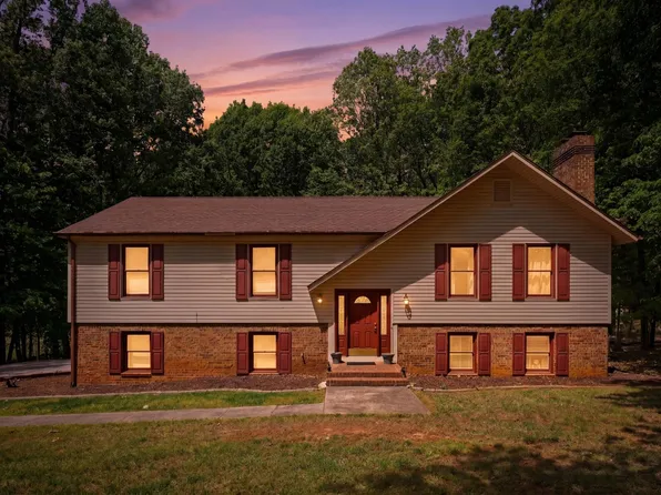 1031 Maple Leaf Ct, Forest, VA 24551