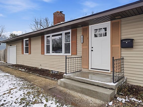 4th image of 1035 E Fulton St