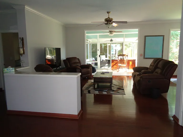 18 Chiffelle St — Photo 5