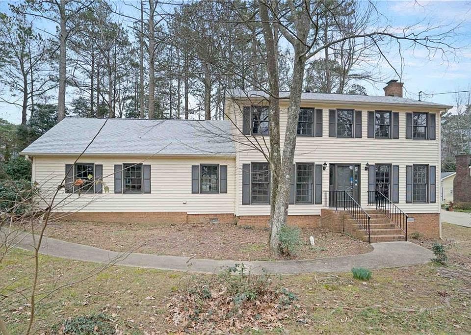 1st image of 414 Sanderingham Ln