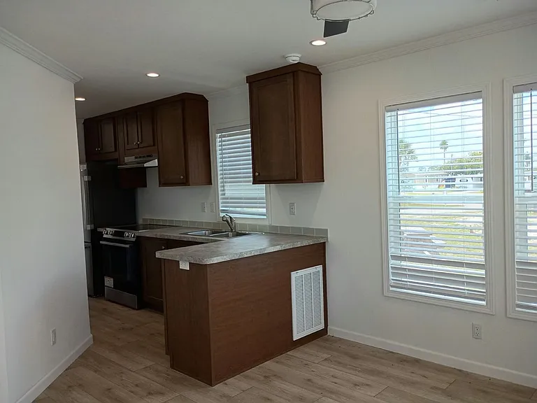 Sunshine MH & RV Resort — Photo 52