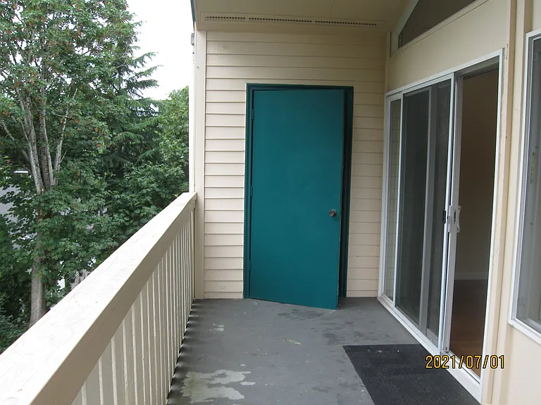 417 Bellevue Way SE #201 — Photo 8