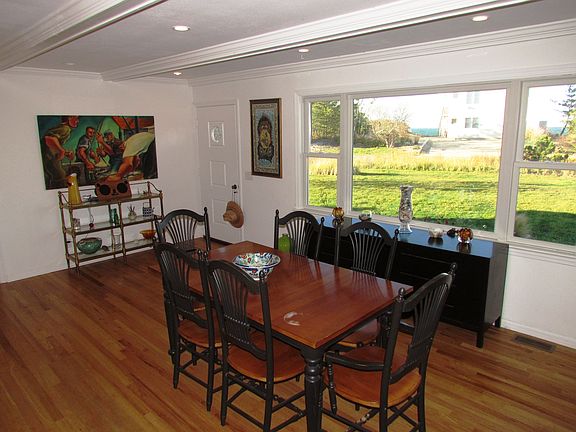 4th image of 31 Soundview Dr