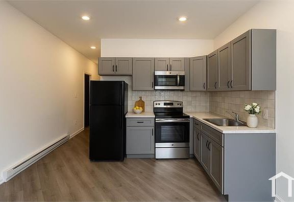 3rd image of 4921 Haverford Ave #A