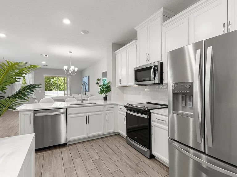 5270 Neil Dr — Photo 4