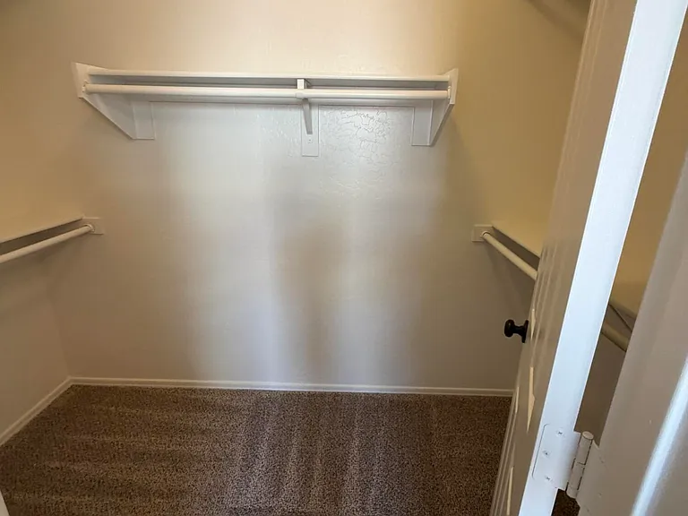 352 W Gascon Rd — Photo 9