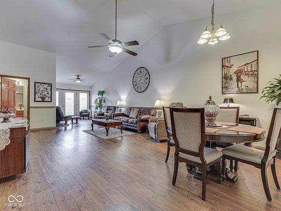 4th image of 2057 Pelican Dr