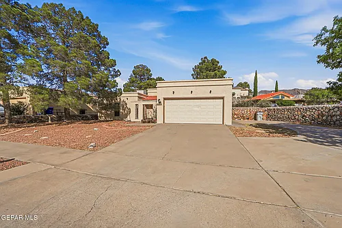 604 La Chapa Ave Photo 1