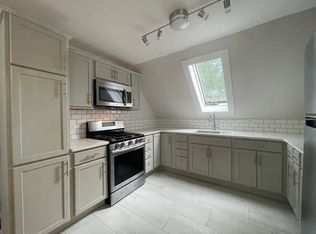 121 Draper St FLOOR 3, Dorchester, MA 02122