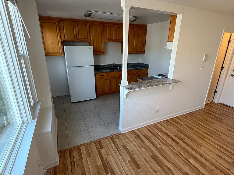 419 Cypress Ave #5 — Photo 5