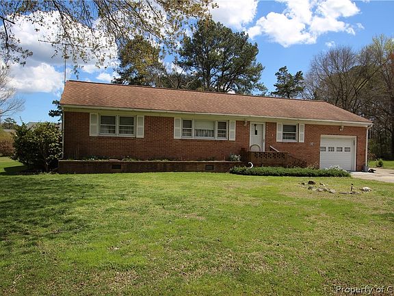 3rd image of 127 Southwind Dr