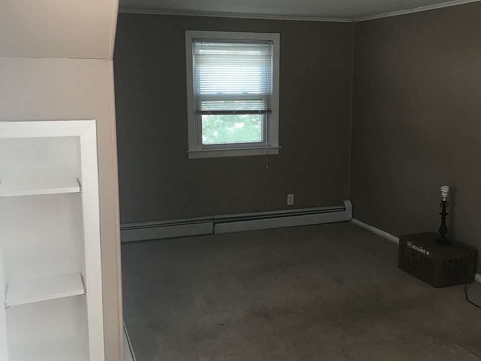1st image of 339 W Islip Blvd