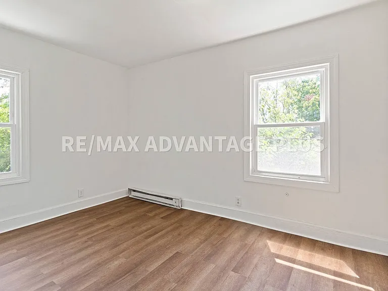 516 N Center St — Photo 12