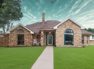919 Huntington Dr, Duncanville, TX 75137
