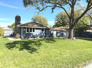 9 Aldine Rd, Lake Zurich, IL 60047