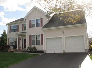 8 Barn Swallow Ct, Plainsboro, NJ 08536