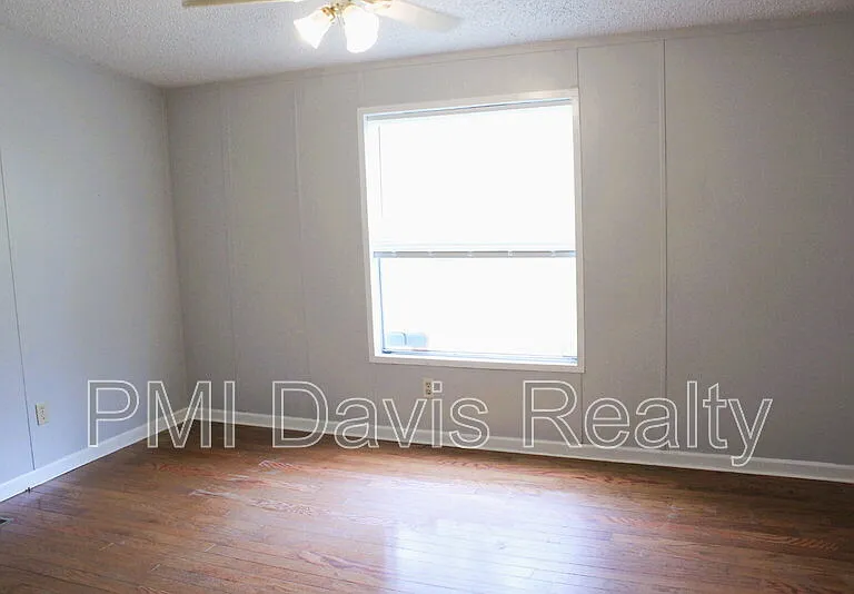 4687 Mayflower St — Photo 11