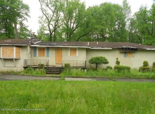 594 Tennent Rd, Manalapan, NJ 07726