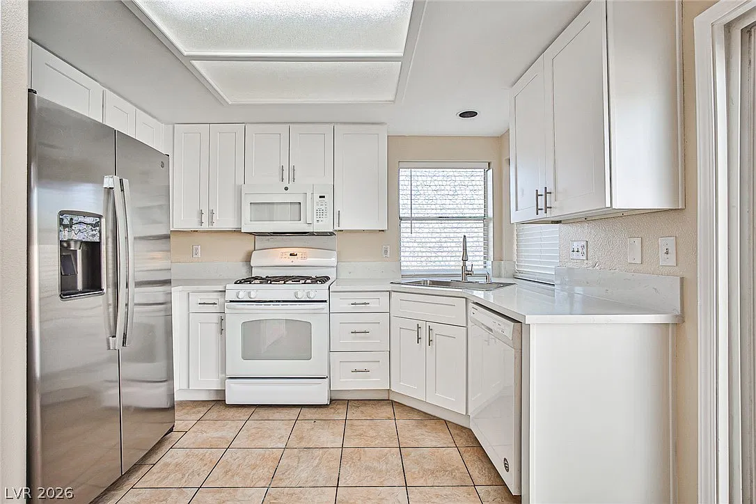 3 bed, 2.5 bath, 1598 sqft, $2,250 — Photo 2