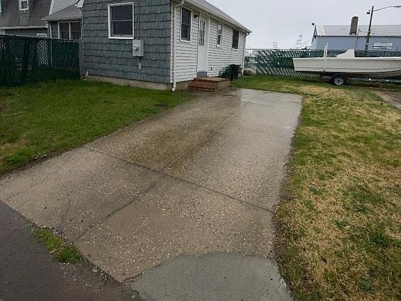 2nd image of 81 Gulf St