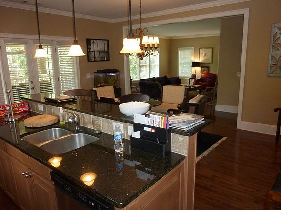 Virginia Avenue Kitchen/Dining Area