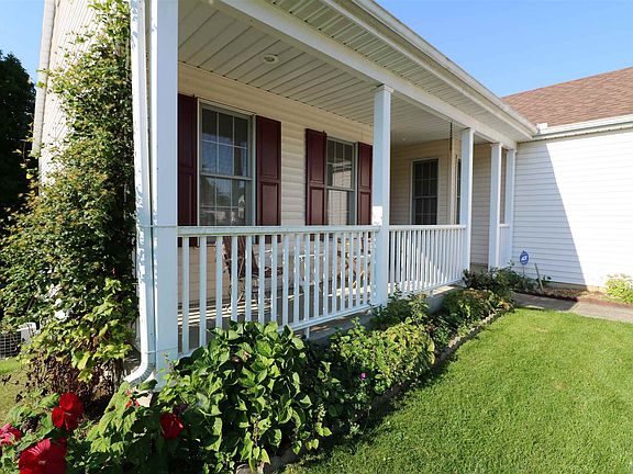 5th image of 2216 Foxfire Dr
