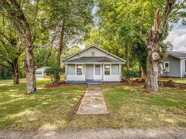 1614 Genia Dr, Winston Salem, NC 27103