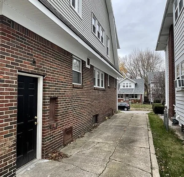 1441 Vassar Dr #1 — Photo 2
