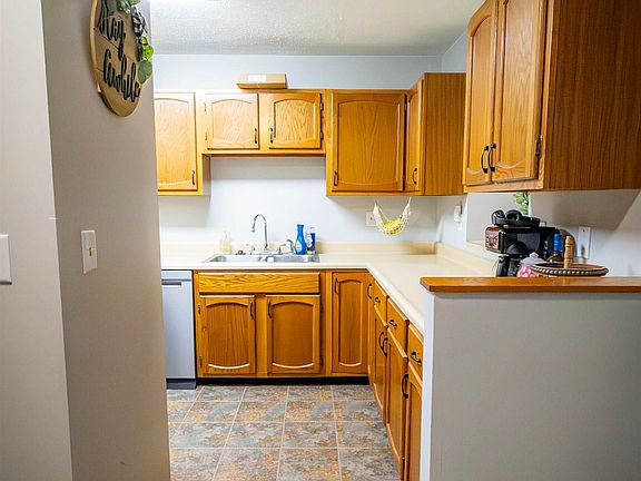4th image of 2390 E Winding Brook Cir