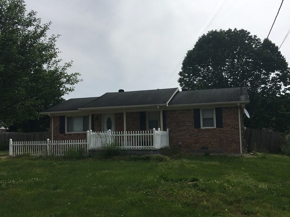 2nd image of 820 Stanley Ct