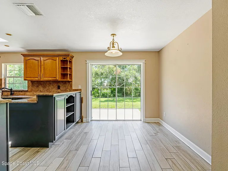 317 Surf Dr — Photo 12