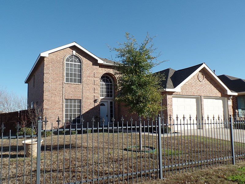 1st image of 424 Windy Hill Ln