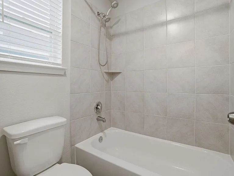 22210 Great Royal Ln — Photo 25