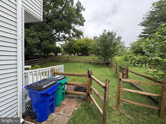 3rd image of 10811 Topbranch Ln