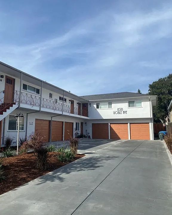 1st image of 838 Roble Ave #3