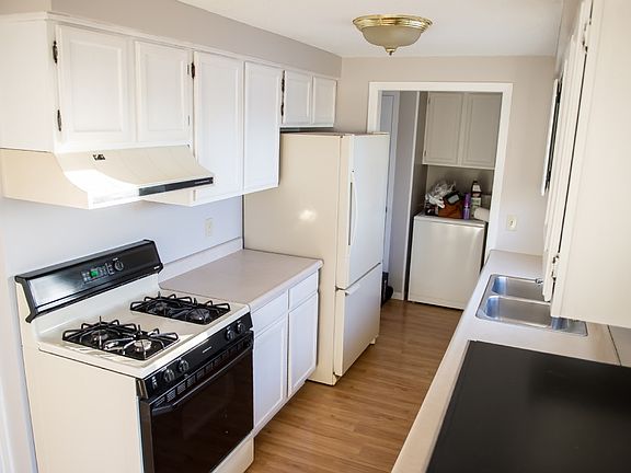 3rd image of 1165 10th Ave
