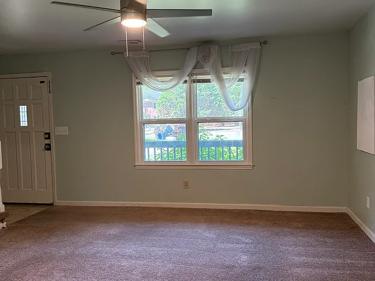 10 Commercial Row — Photo 16