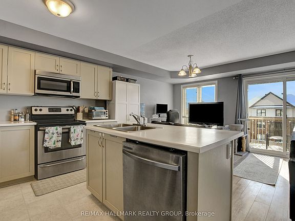 5th image of 2210 Tenth Line Rd #8