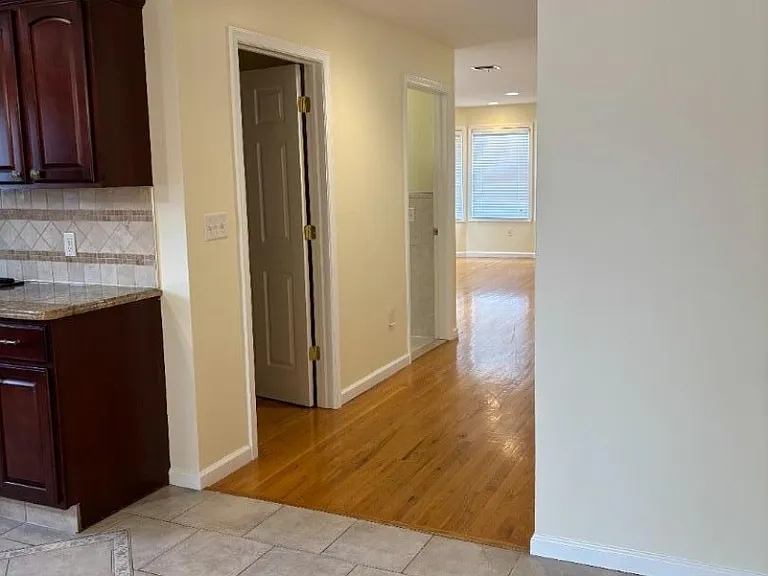 38 Henry St #A — Photo 12