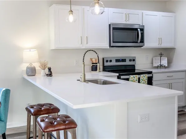 424 Cedar Dr, Hampton, VA 23669